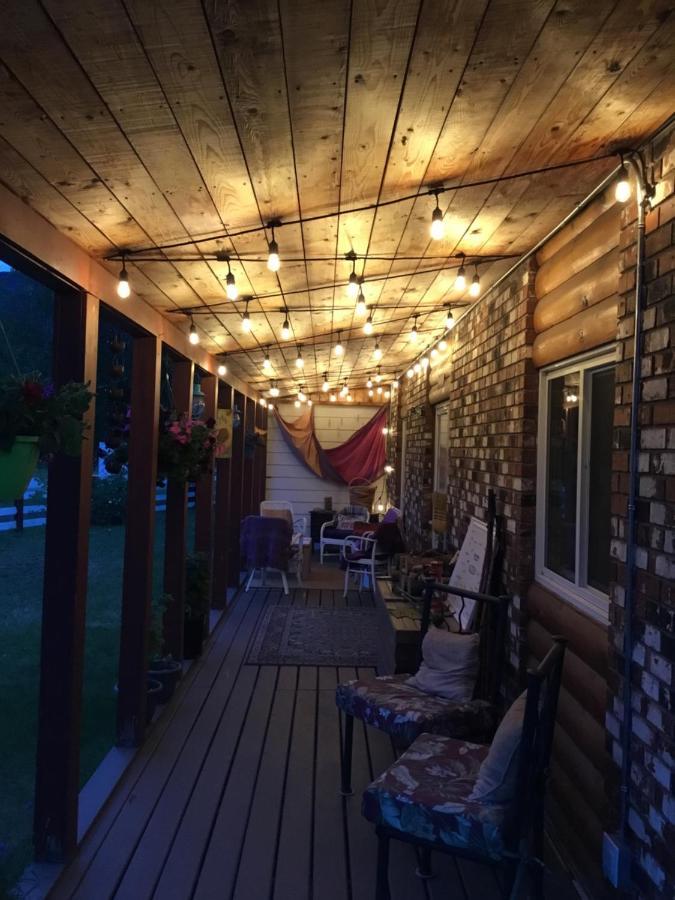Rose Cottage Bed & Breakfast Valemount Bagian luar foto